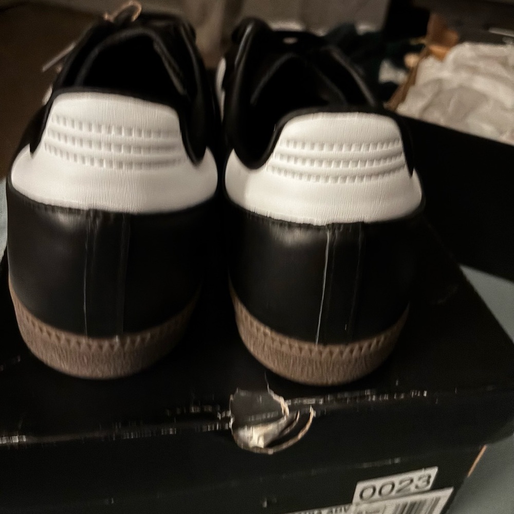 Adidas Samba Sneakers Black and White NWT - Picture 4 of 15